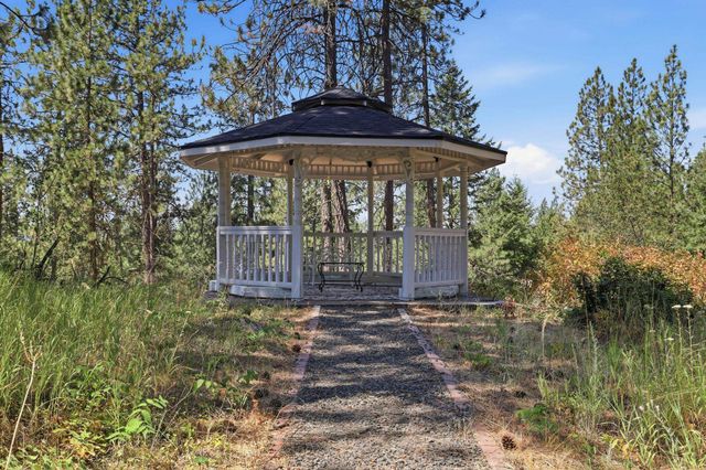 12710 E Kronquist Rd, Mead, WA 99021