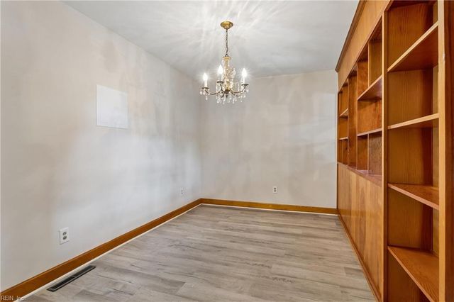 127 Ivy Home RD, Hampton, VA 23669