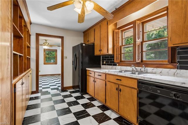 127 Ivy Home RD, Hampton, VA 23669