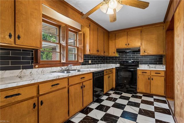 127 Ivy Home RD, Hampton, VA 23669