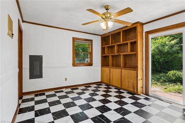 127 Ivy Home RD, Hampton, VA 23669