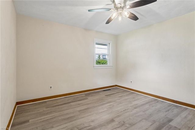127 Ivy Home RD, Hampton, VA 23669