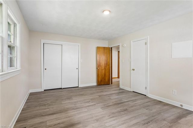 127 Ivy Home RD, Hampton, VA 23669