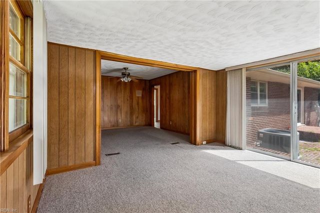 127 Ivy Home RD, Hampton, VA 23669