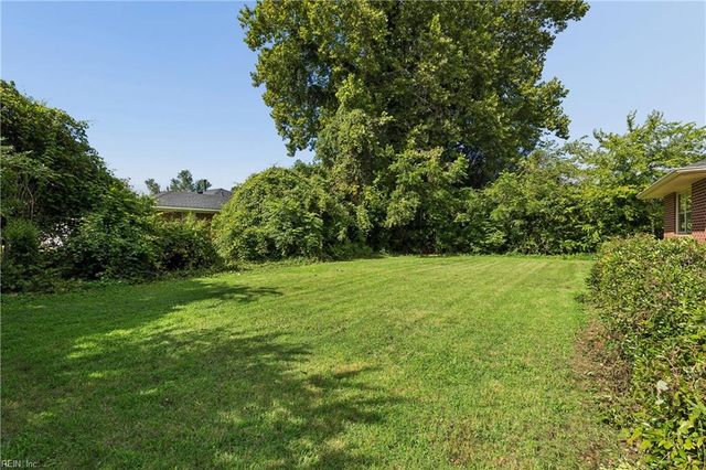 127 Ivy Home RD, Hampton, VA 23669