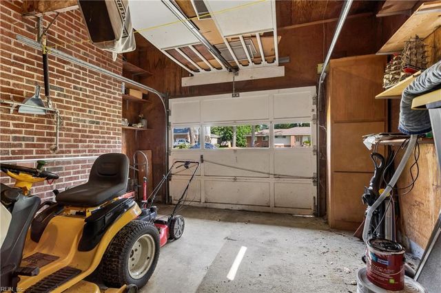127 Ivy Home RD, Hampton, VA 23669
