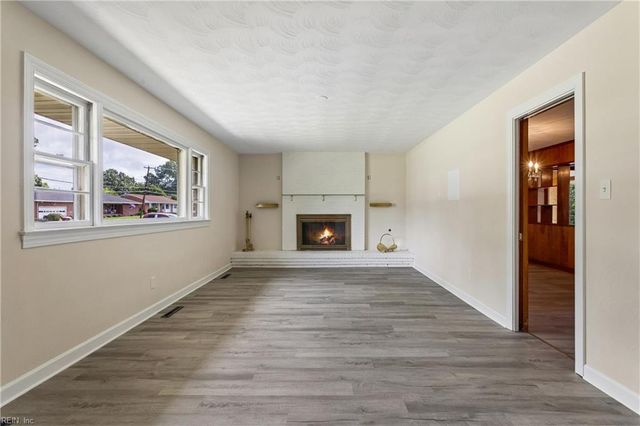 127 Ivy Home RD, Hampton, VA 23669