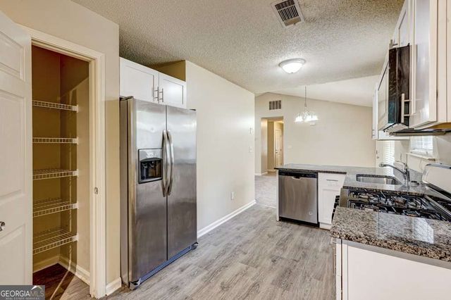 132 Samanthas Way, Mcdonough, GA 30253