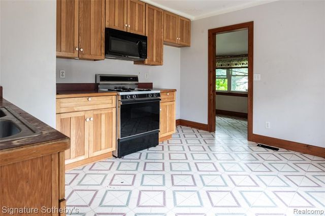 63 E Rockwood Street, Ecorse, MI 48229