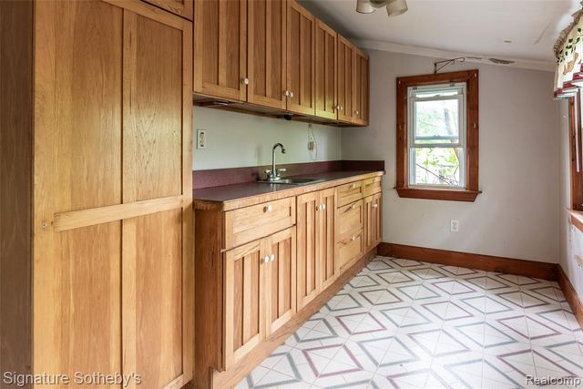 63 E Rockwood Street, Ecorse, MI 48229