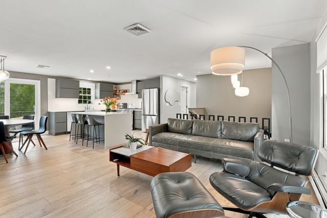 6 Francis St, Norton, MA 02766