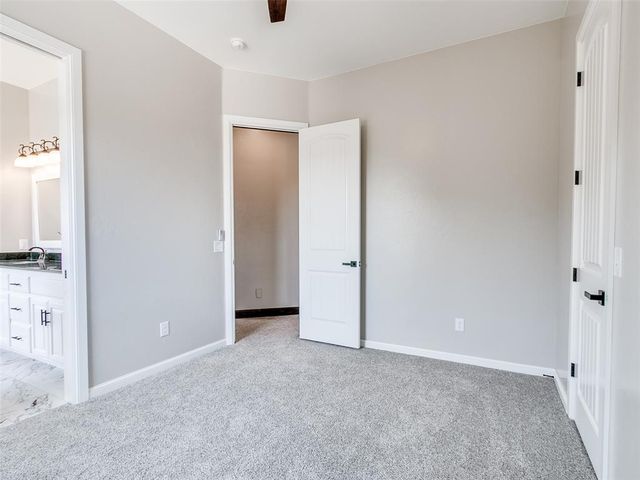 4208 Olde Copper Creek, Moore, OK 73160