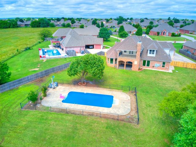 4208 Olde Copper Creek, Moore, OK 73160