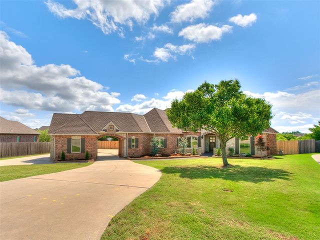 4208 Olde Copper Creek, Moore, OK 73160