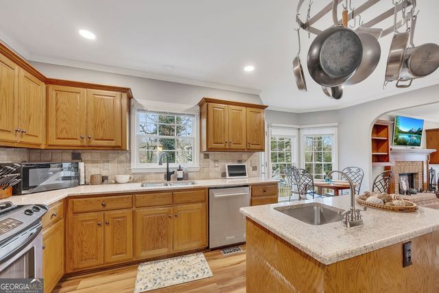 1449 Wood Park Way NW, Kennesaw, GA 30152