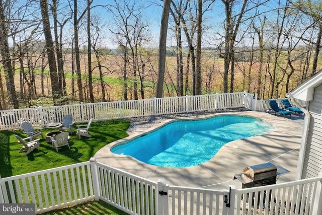 1005 MARGHERITA CT, Red Lion, PA 17356