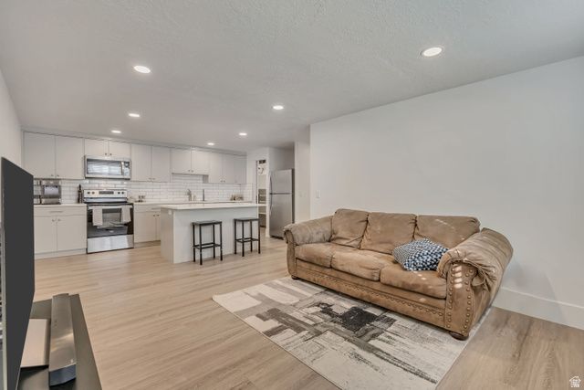 496 E 1200 N, Mapleton, UT 84664