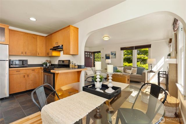 547 NE 91st Street, Seattle, WA 98115