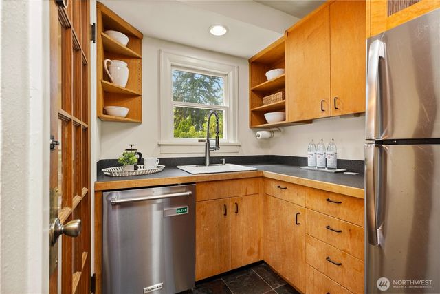547 NE 91st Street, Seattle, WA 98115