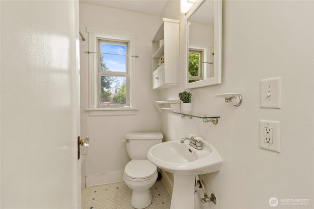 547 NE 91st Street, Seattle, WA 98115