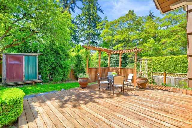 547 NE 91st Street, Seattle, WA 98115
