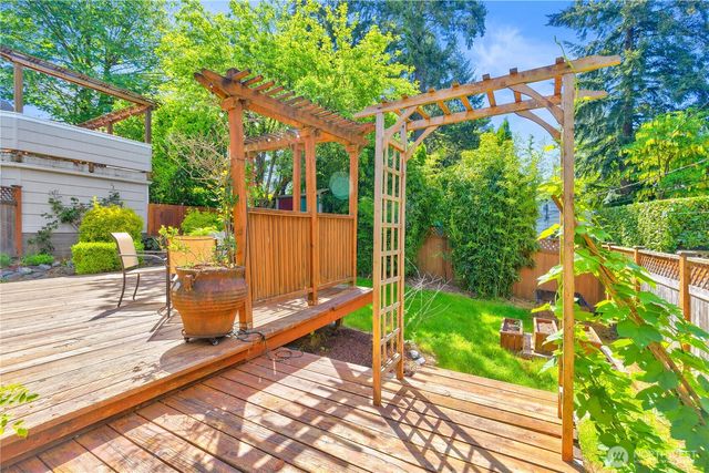 547 NE 91st Street, Seattle, WA 98115