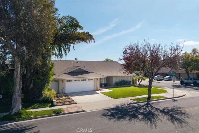 11348 Barbi Lane, Los Alamitos, CA 90720