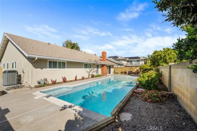 11348 Barbi Lane, Los Alamitos, CA 90720