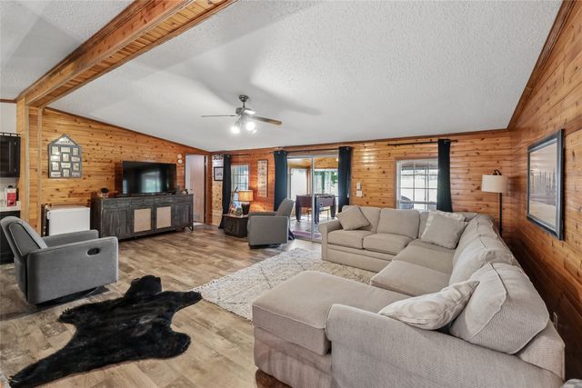 104 North Drive, Montezuma, IA 50171