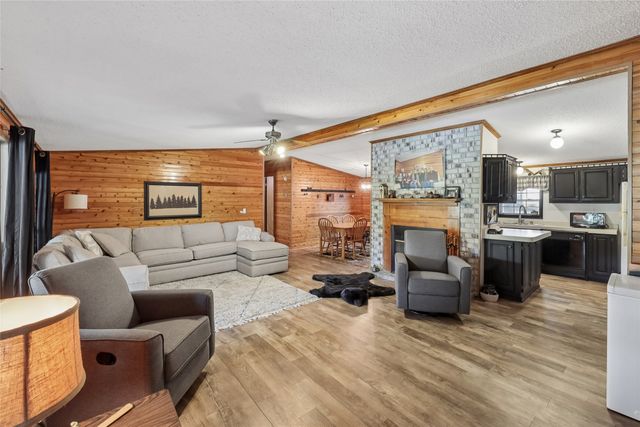 104 North Drive, Montezuma, IA 50171