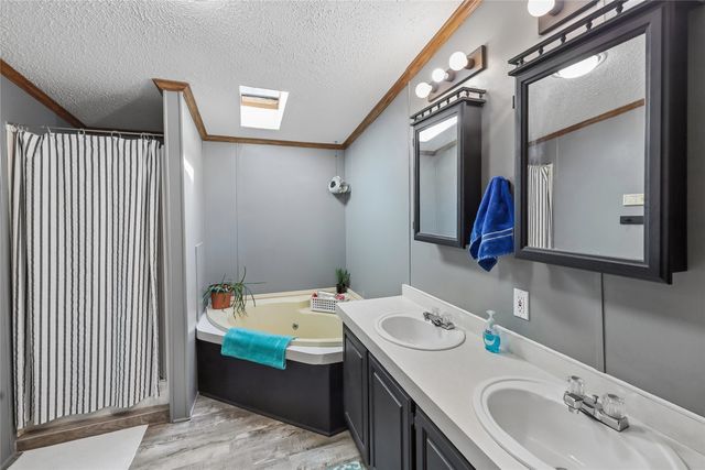 104 North Drive, Montezuma, IA 50171
