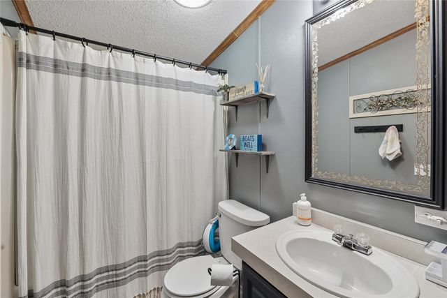 104 North Drive, Montezuma, IA 50171