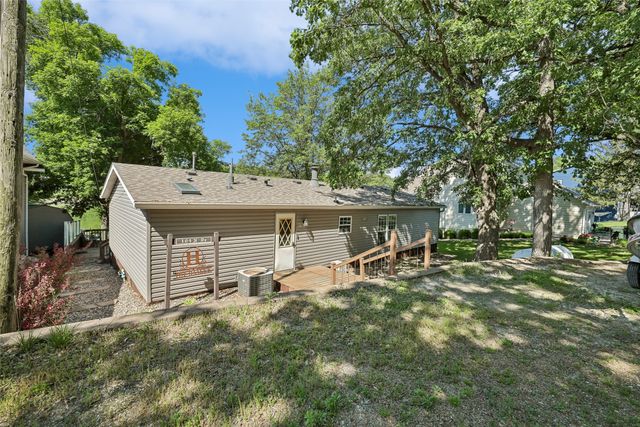 104 North Drive, Montezuma, IA 50171