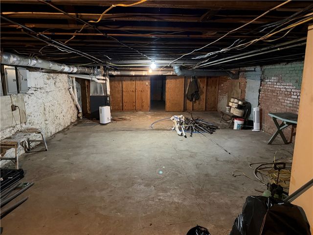 759 Mckean Ave, Donora, PA 15033