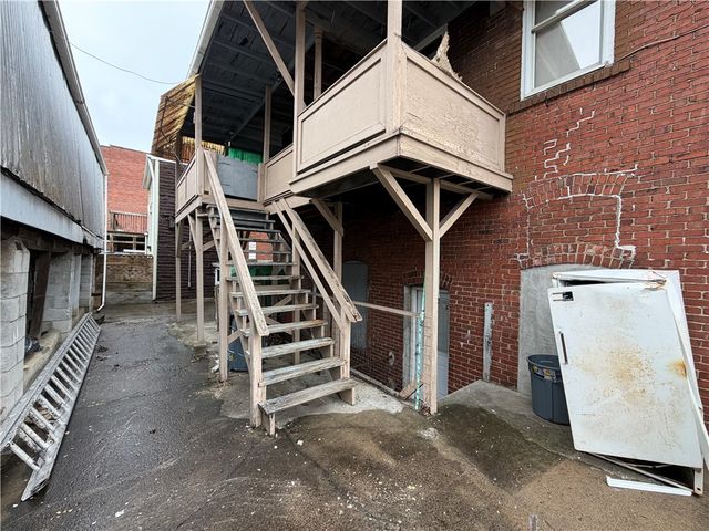 759 Mckean Ave, Donora, PA 15033