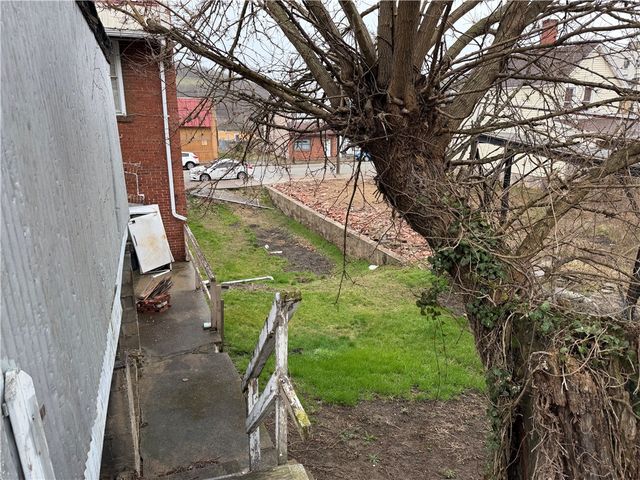 759 Mckean Ave, Donora, PA 15033