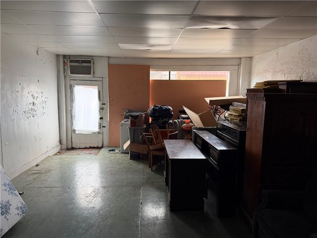 759 Mckean Ave, Donora, PA 15033