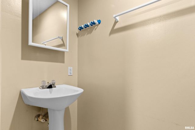 3510 N Kingston Dr Apt 5, Peoria, IL 61604