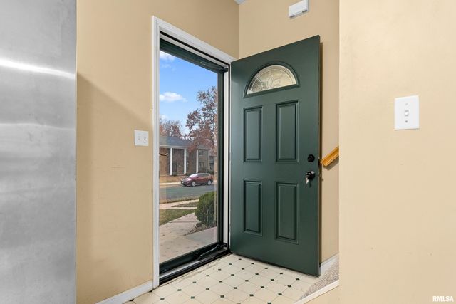 3510 N Kingston Dr Apt 5, Peoria, IL 61604