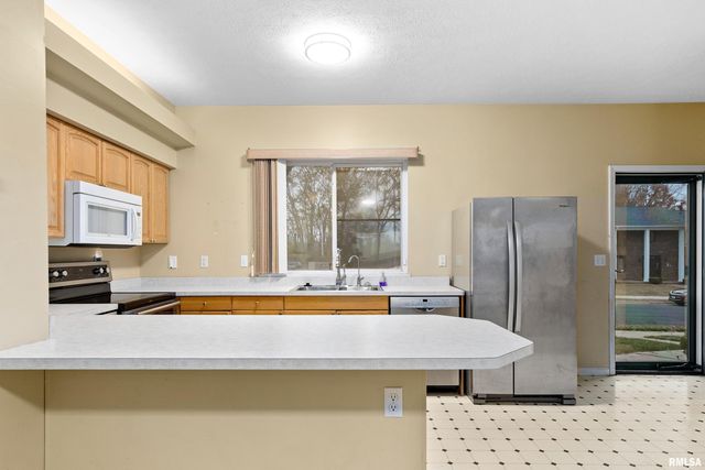 3510 N Kingston Dr Apt 5, Peoria, IL 61604