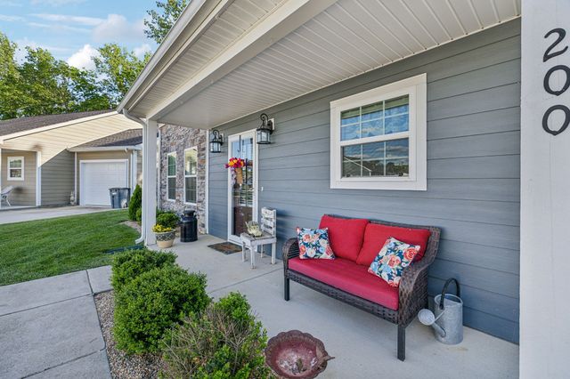 200 Nichols Dr, Woodbury, TN 37190