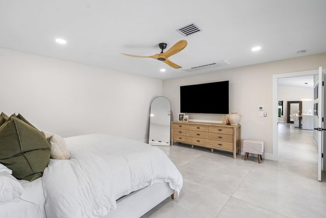 926 SW 35th Court, Boynton Beach, FL 33435