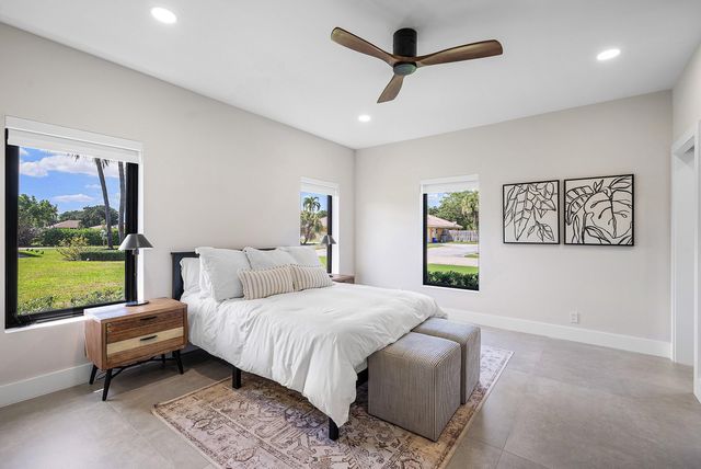 926 SW 35th Court, Boynton Beach, FL 33435