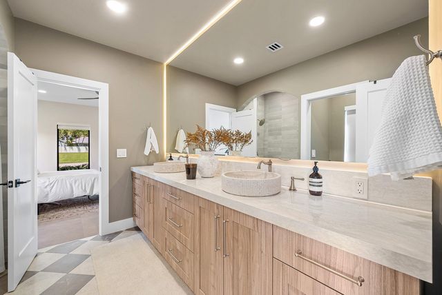 926 SW 35th Court, Boynton Beach, FL 33435