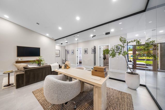 926 SW 35th Court, Boynton Beach, FL 33435