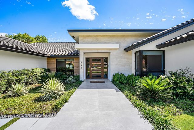 926 SW 35th Court, Boynton Beach, FL 33435