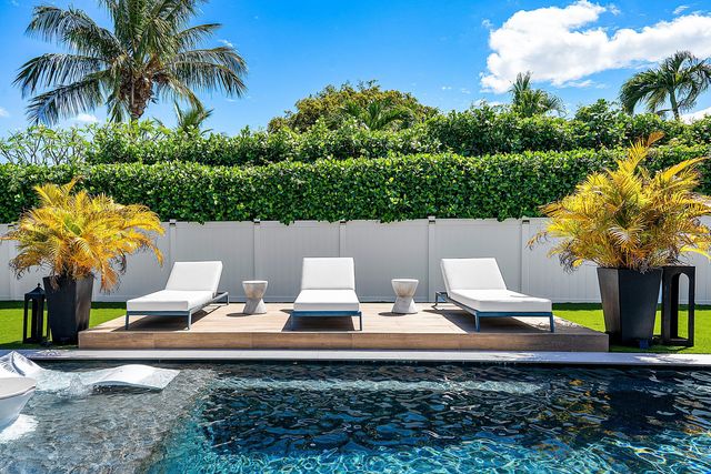 926 SW 35th Court, Boynton Beach, FL 33435