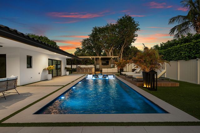 926 SW 35th Court, Boynton Beach, FL 33435