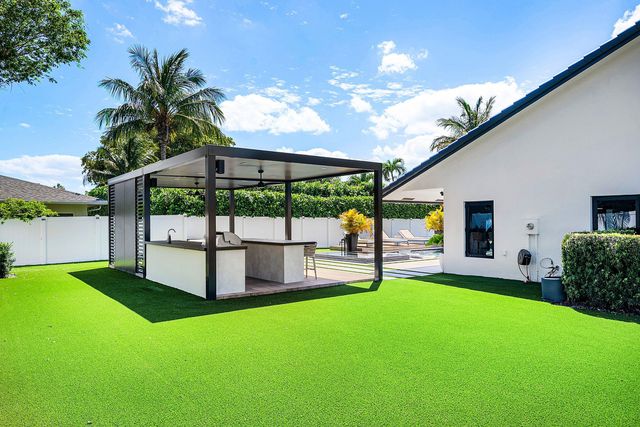 926 SW 35th Court, Boynton Beach, FL 33435