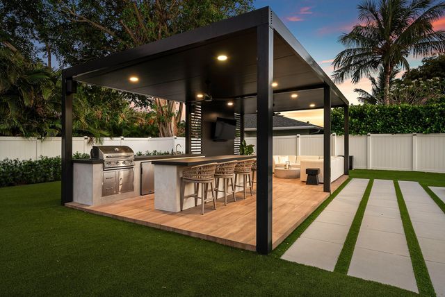 926 SW 35th Court, Boynton Beach, FL 33435